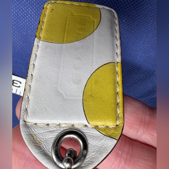 COACH White Yellow Leather Hang Tag KEY FOB 3" Large Charm - Picture 4 of 6